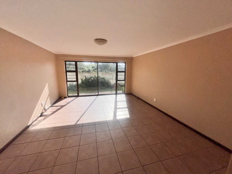 To Let 2 Bedroom Property for Rent in Aston Bay Eastern Cape